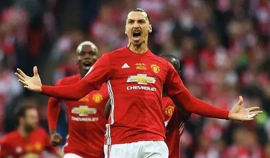 足球场上挥 足球场上挥